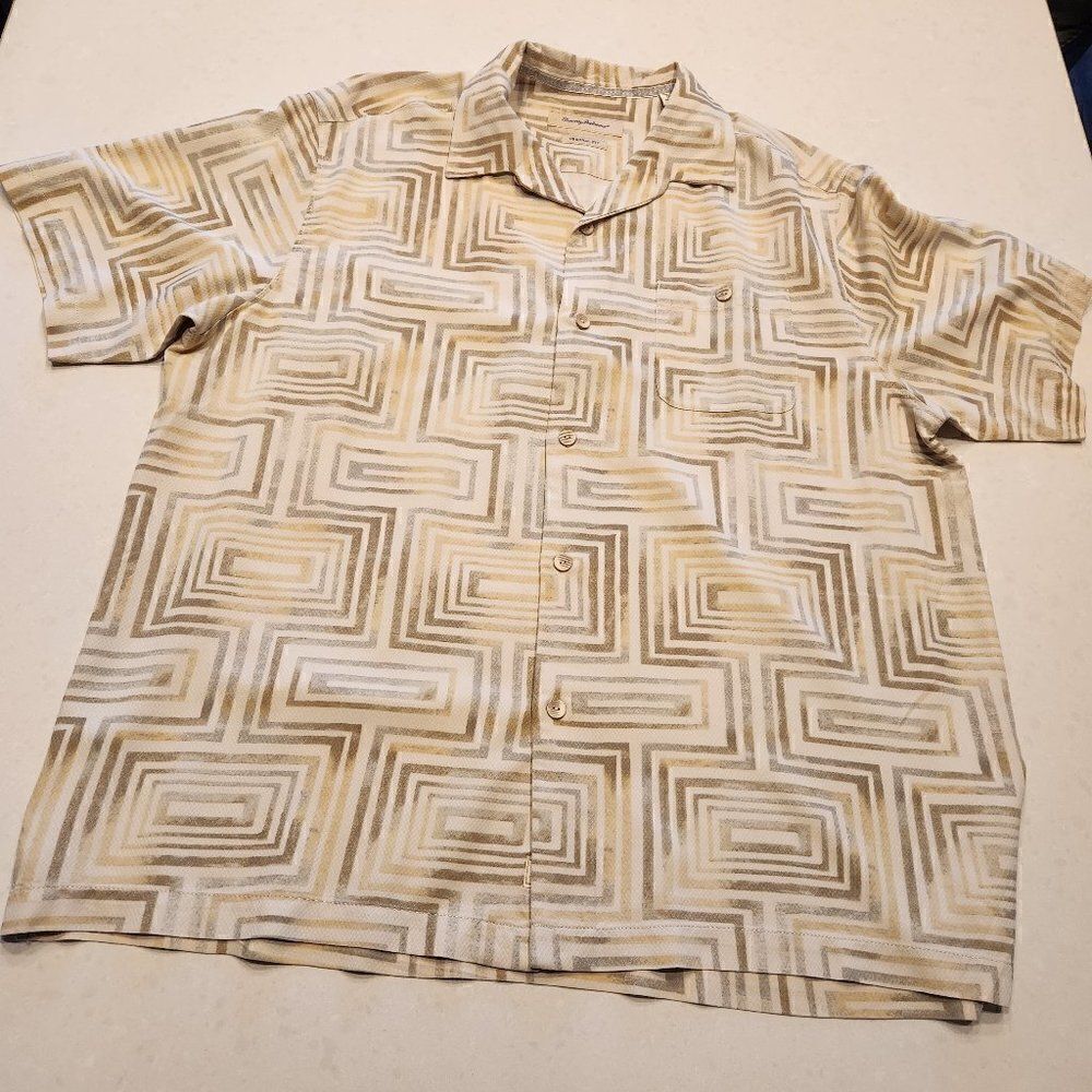 Tommy Bahama 100% silk short sleeved button down shirt. Size XL